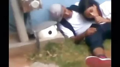 La rubia en un sujetador y bragas videos de mujeres desnudas caseras quiere sexo