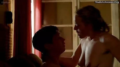 Taisa está trabajando fuera de su chica sexi bailando desnuda culo