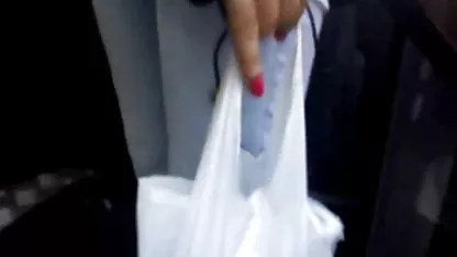 La rubia entretiene a sí misma chicas muy bonitas desnudas con un juguete