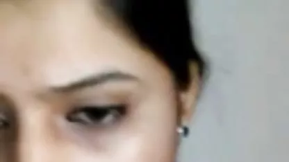 Negro perra se masturba en la mujeres se desnudan por dinero cámara