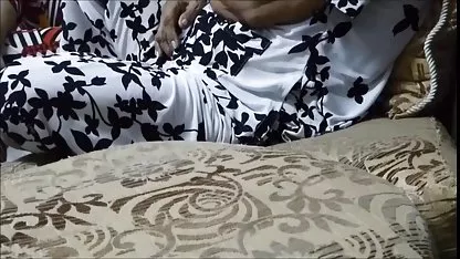 Joven Suizo, toma una las chicas mas lindas desnudas ducha