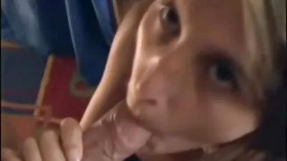 Madura enfermera chupó bideos de chicas desnudandose la polla de aprendiz en la sala de examen