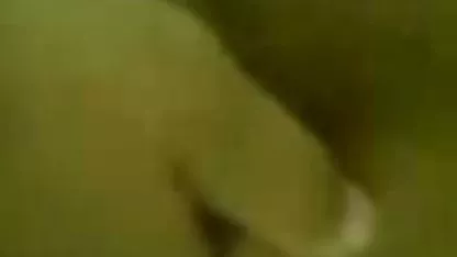 Divertido cuarteto de mujeres desnudas en la playa xxx divertirse con los juguetes