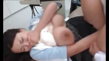 Fascinante striptease de una mujeres desnudas cachando morena