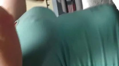 Omar ofrece su esperma en la cara de una peliculas de chicas desnudas hermosa niña