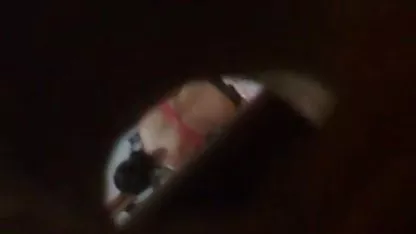 Mi chica Tailandesa en el cuarto de baño se quita las bragas mujeres desnudas en pelotas