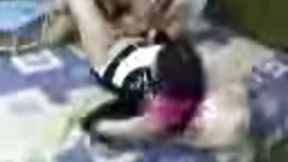 Las niñas mujeres muy viejas desnudas han divertido después de la escuela