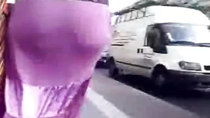 Sexo duro en un circo, remolque mujeres maduras en pelotas sobre ruedas