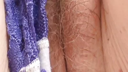 La rubia con una follada figura mostró lo mucho que le encanta el sexo. Despertar ella con los dedos, la puta incuestionablemente cumplido todos los deseos de su amante mujeres desnudas con tetas grandes