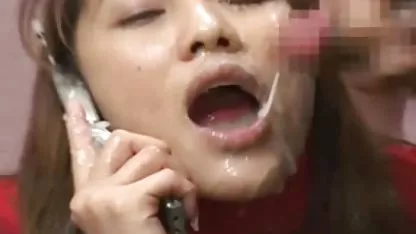 Cantante novato cumple un señoras desvistiendose contrato
