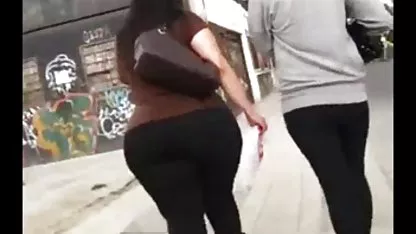 La rubia con un hermoso tatuaje tengo el mujeres desnudas solteras placer