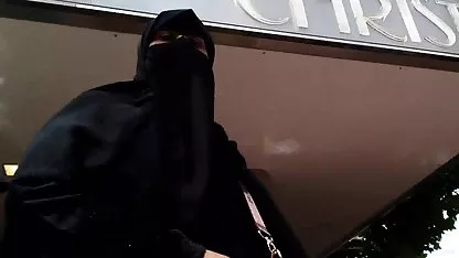 Él mujeres desnudas veteranas se desplomó como una rana en una perra y la cogió