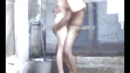 Sexy fantasía maduras desnudas dormidas morena en la terraza