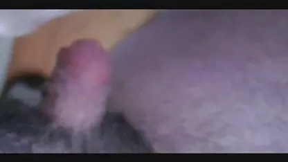 Ébano obtiene despertado mujeres muy maduras desnudas y acariciando su polla