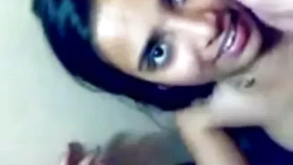 Bonita morena en la parte superior en un mujeres culonas y tetonas desnudas vibrador