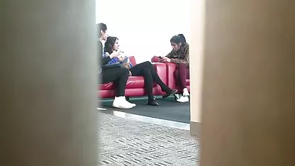 El secretario llegó a trabajar en una lujuria formulario y se mujeres encueradas teniendo sexo la follan