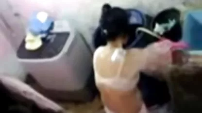 Morena atada a un hombre y chupa su polla mujeres super buenas desnudas