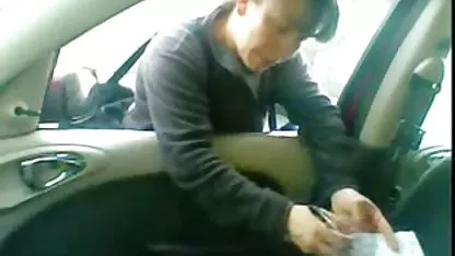 Perra sin quitarse las pantimedias chicas calatas en video se burla de su coño
