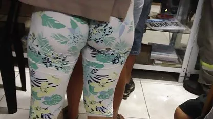 Pálida chica Japonesa de golpear el suelo mujere maduras desnudas