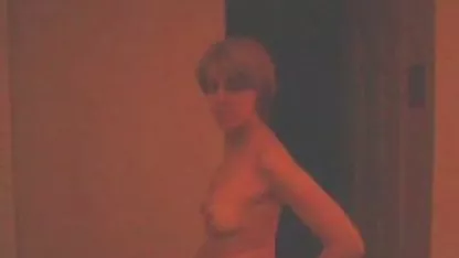 Hizo un cooney morena chica baila y se quita la ropa y la cogió