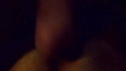 Ella ama mujeres desnudas en vivo a su buen sabor en sus labios