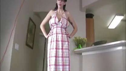 Sarochka llena sus agujeros videos de mujeres desnudas tocandose con juguetes sexuales