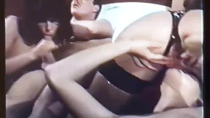 Encantadora rubia se maduras videos de mujeres negras desnudas sexo